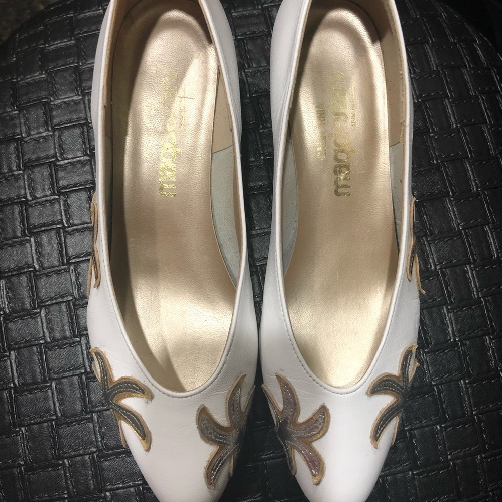 Magnolia women’s white and gold wedge heels 7.5